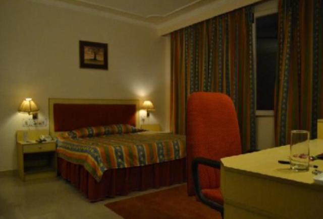 Grand Continental Hotel Prayagraj Chambre photo