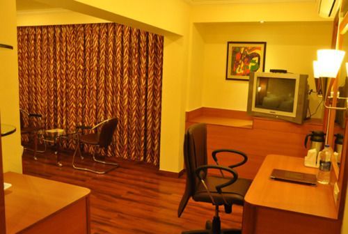 Grand Continental Hotel Prayagraj Extérieur photo
